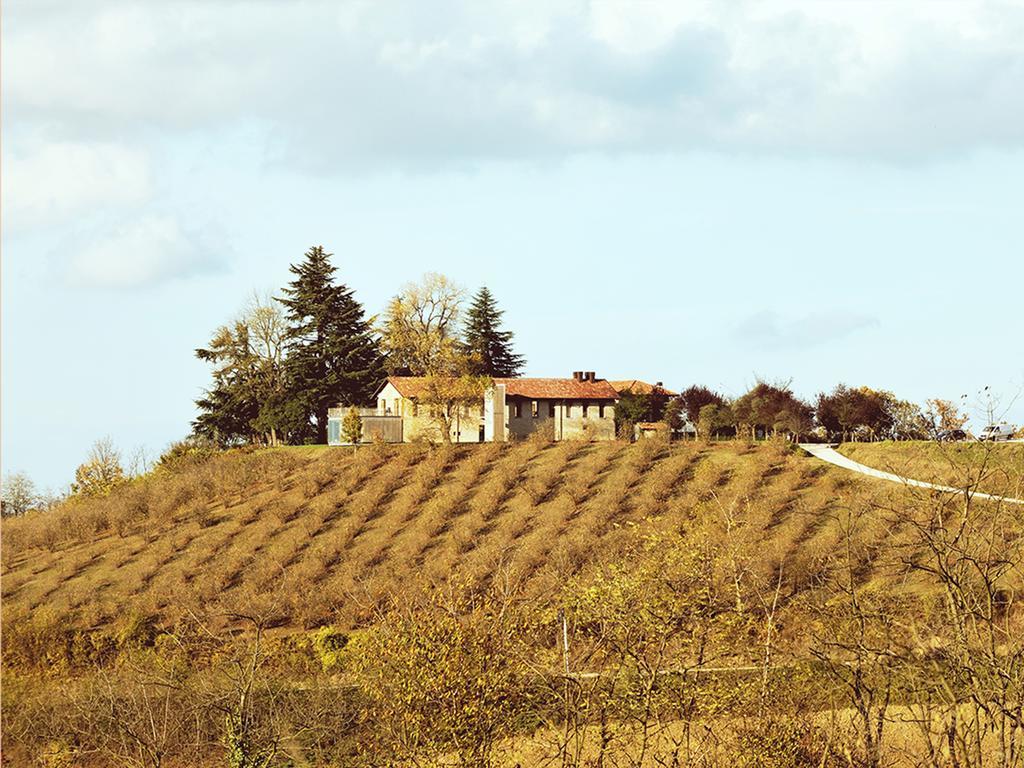 Cascina Langa Pensionat Trezzo Tinella Exteriör bild